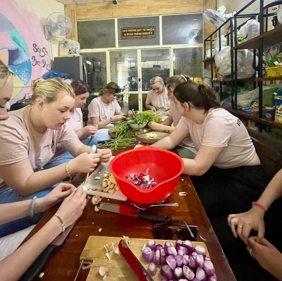 Our Travel and Tourism students spent another day in the soup kitchen, making grilled fish with bean sprouts, rice, vegetable soup, sweet dessert soup and a seaweed jelly! They prepared over 200 meals for the elderly homeless people and hospital patients. @TuringScheme_UK
