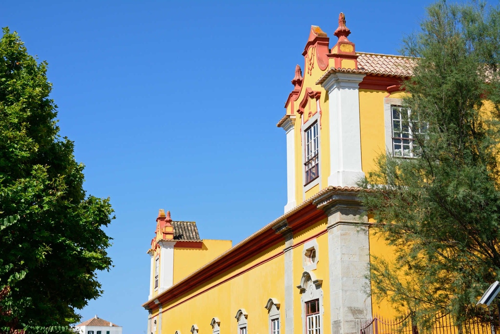 Have you ever had a chance to stay in a Portugese Pousada? Ready to take a trip to Portugal? Let our local experts plan your dream trip: bit.ly/40Ey5to
