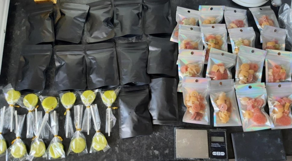 Hundreds of cannabis lollipops and gummies seized in Swindon swindonlink.com/news/gummies/