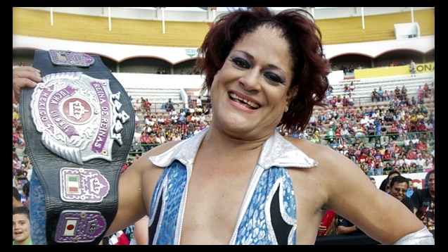 El luchador 'Pimpinela Escarlata' cumple 55 años; nació #UnDiaComoHoy 18 de Abril de 1969 en Torreón, Coahuila, México.