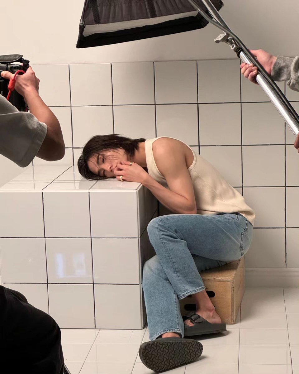 hyunjinpost's tweet photo. instagram update https://t.co/a7XnjwmJHw