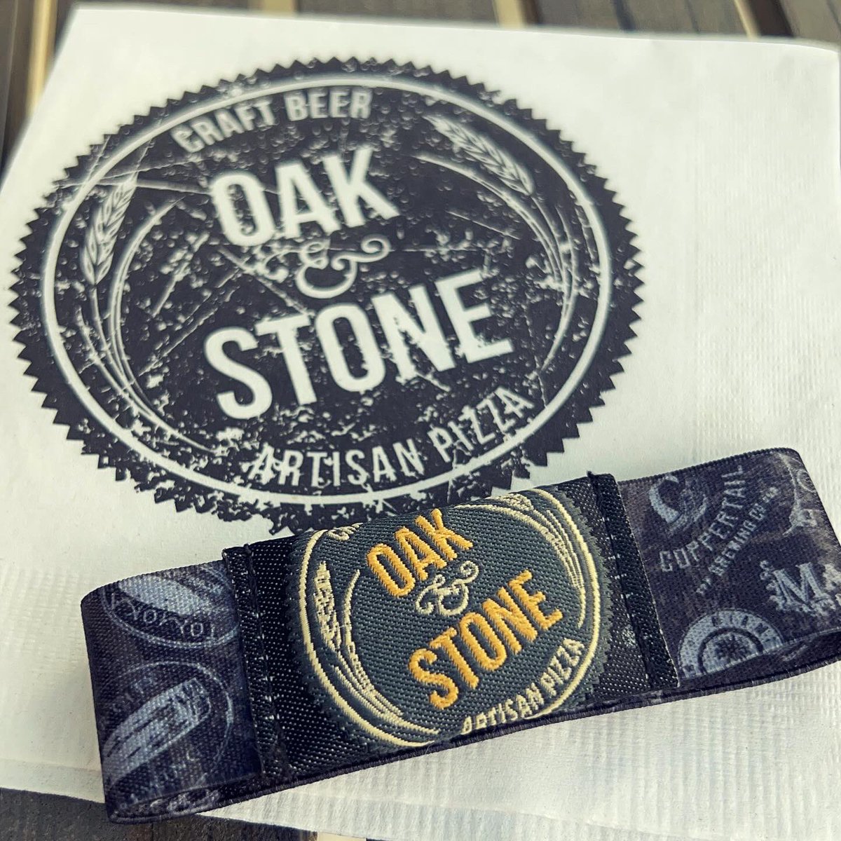 We decided to stop by Oak & Stone for drinks and dessert. #tampa #tampaflorida #tampafoodie #thingstodointampa #thatssotampa #florida #tampalife #beachlife #tampaeats #tampariverwalk #stpete #stpetebeach #riverwalk #floridatravel #saltlife #tampafood #ディズニーワールド