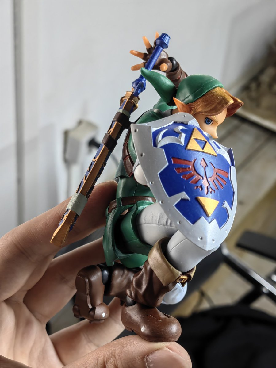WhonCD's tweet photo. finally painted my link.face and hand parts I paint by skin color clear lacquer，the result seems satisfactory. https://t.co/NOzJXq6NWn