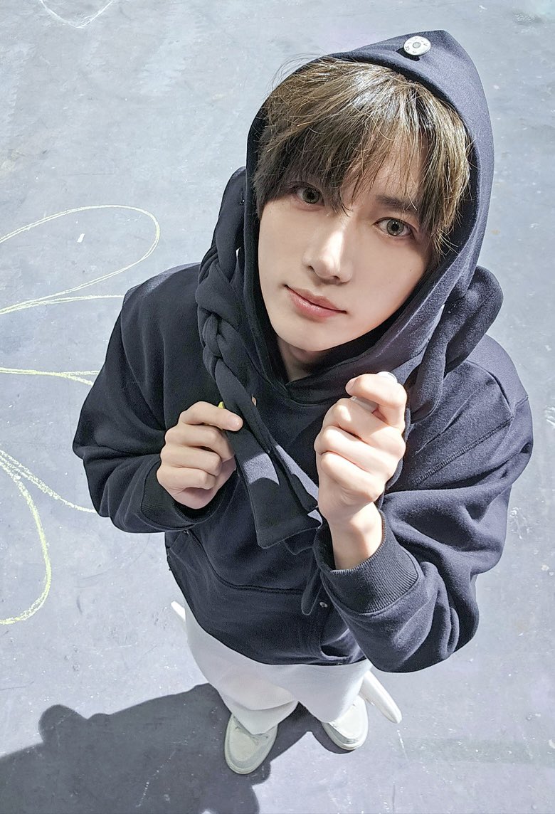 beomzzi's tweet photo. Photo Sketch High angle ver. 
#범규 #BEOMGYU https://t.co/NYepNNVyC5