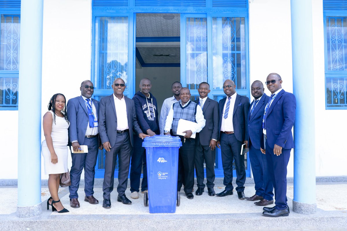 CentenaryBank's tweet photo. We visited the CEO of Kyazanga Kwegatta Micro Finance and SACCO, Mr. Vicent Kaitana. The SACCO has been our clients for more than 10 years. They are also our Super Agent based in Kyazanga Lwengo district. #customerweek2024 https://t.co/7rJu2gMsoW