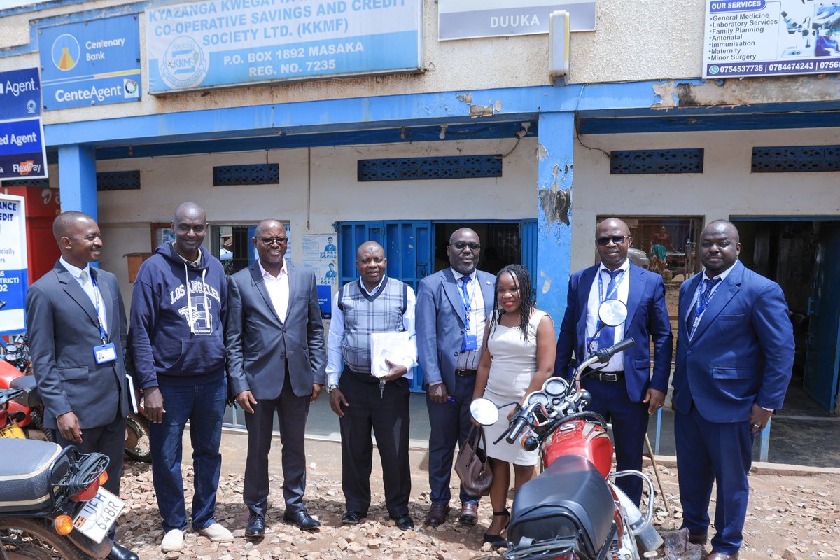 CentenaryBank's tweet photo. We visited the CEO of Kyazanga Kwegatta Micro Finance and SACCO, Mr. Vicent Kaitana. The SACCO has been our clients for more than 10 years. They are also our Super Agent based in Kyazanga Lwengo district. #customerweek2024 https://t.co/7rJu2gMsoW