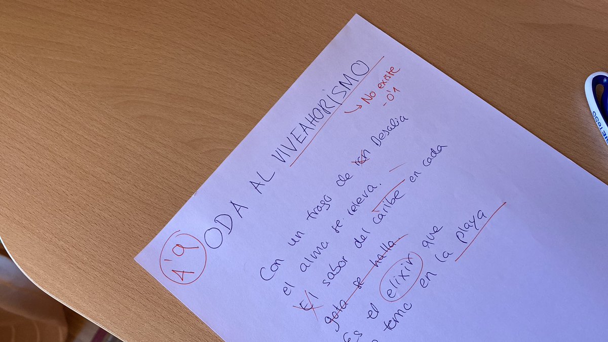 elvira_perez15's tweet photo. @RAEinforma #Viveahorismo #RonBarceloSpain Hice una redacción en lengua y me pusieron un 4,9 porque ‘Viveahorismo’ no estaba aceptada. Por favor incluidla para que me pongan un 5! 😭 https://t.co/z7fIVc20Zd