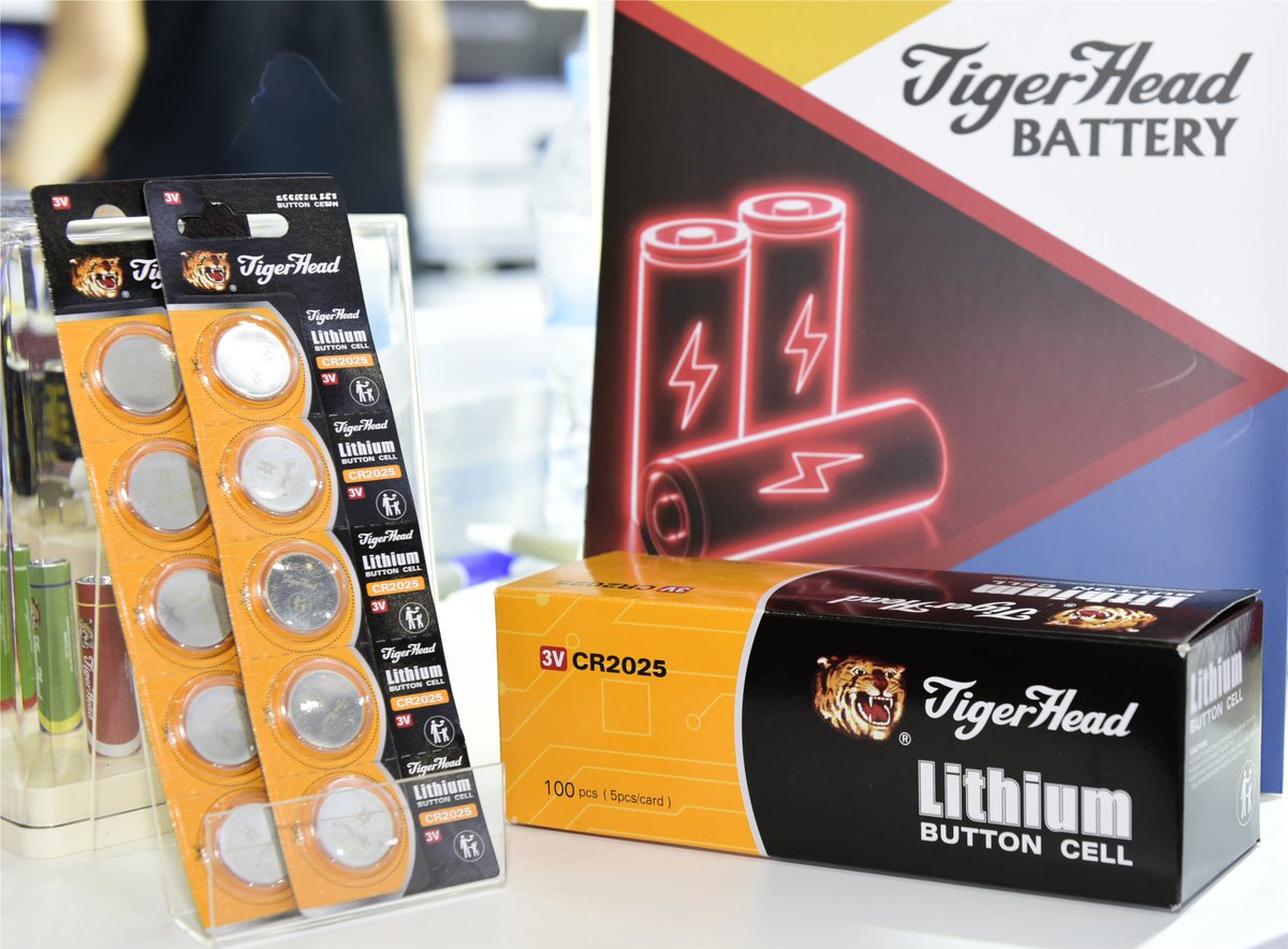 tigerheadchina's tweet image. 🌟 Canton Fair Update! 🌟
Our display of Button Cell batteries is turning heads and drawing crowds! 🔋✨ Renowned for their exceptional quality and reliability, they're stealing the show at the fair. #tigerheadbattery #buttoncell #cantonfair