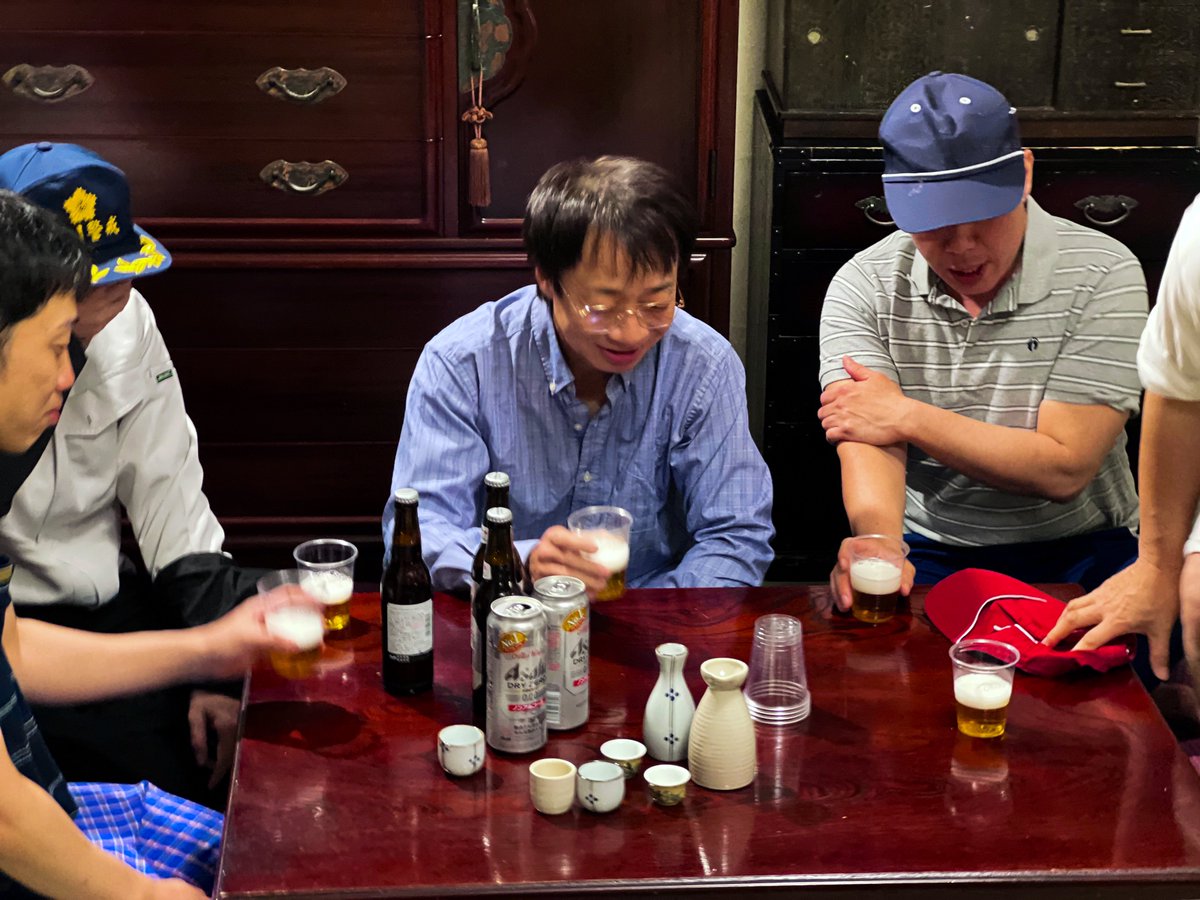 gyokud's tweet photo. AV業界の未来について真剣に語り合うレッド男優陣🙄 https://t.co/AttH4Mfm2U