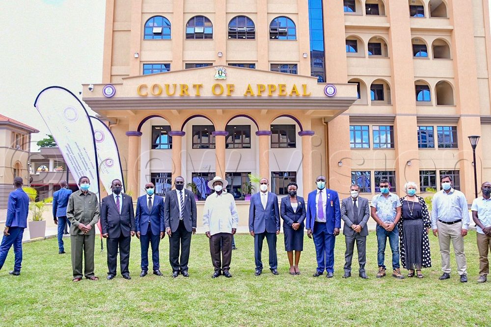 🔴 Happening Now President Museveni @KagutaMuseveni arrives for the commissioning the new Supreme Court and Court of Appeal buildings in Kampala. #VisionUpdates 📸@kamiriam