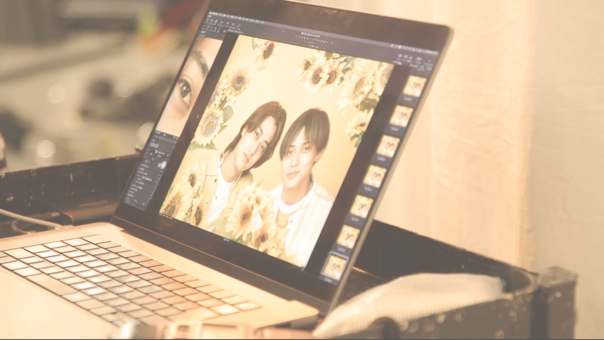 kp_official0523's tweet photo. 予想を遥かに上回る「ひまわり」への投票、誠にありがとうございます。

アイテムのグッズは
「ピンバッヂ」が正式名称でございます！

#KPとひまわり畑にいってみたよでつかっていいよ https://t.co/t4dlV3vwyU