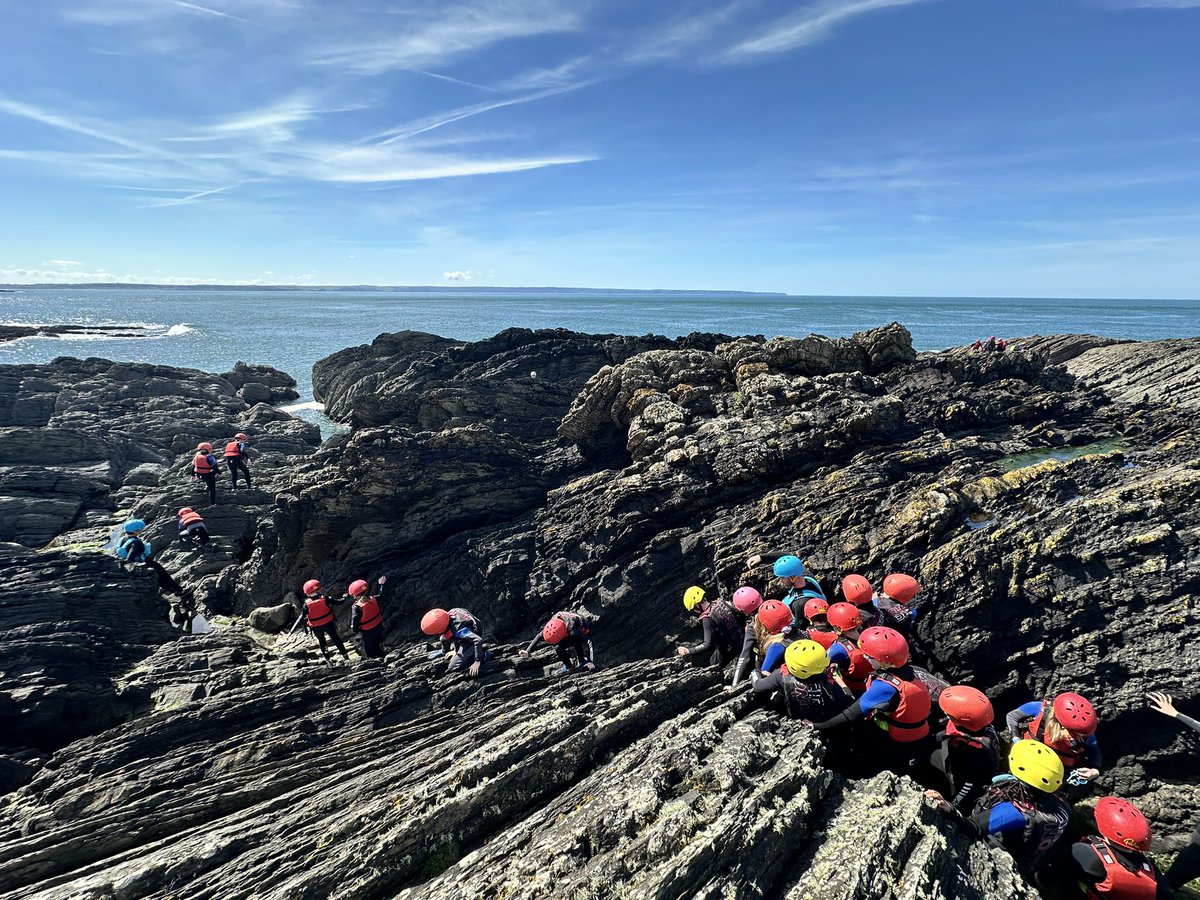 LEOforestschool's tweet photo. 📸 @surfsouthwest 

Coasteering in Croyde with @ShawleyPrimary.

@Kingswood_ #SCPDevon24 🌊  🪨 https://t.co/tldlsRt2u9