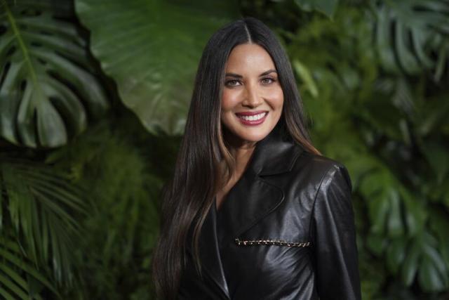 #OliviaMunn  - beating #cancer. #ProfileInCourage. Screw cancer! Really.  We need to join forces and soend our energy overcoming this scourge. #mastectomy #courage
yahoo.com/lifestyle/oliv…?