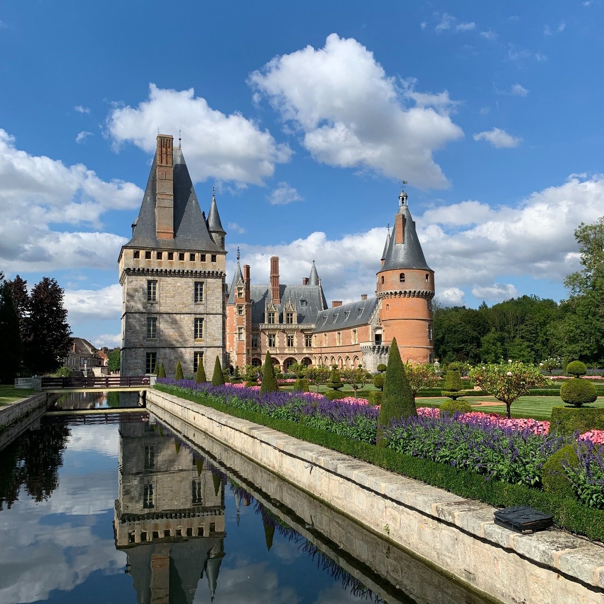 Le Château de Maintenon, un lien exceptionnel situé à quelques minutes de la ville de Chartres 👑. Nid d’amour pour Louis XIV et sa Marquise de Maintenon, cet endroit chargé d'histoire est une invitation au voyage dans le temps. 📸 © C'Chartres Tourisme et terresdechartres