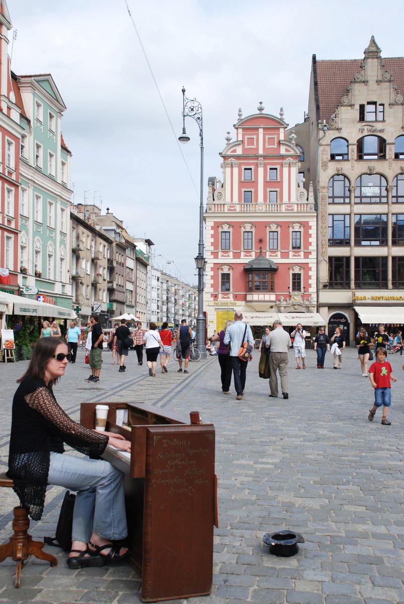 Streetpiano in Wroclaw, keepin it cool 😎 I am actually hatching tour plans for this year, they are a little crazy, let's see if we can make it happen 😀