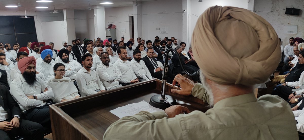 Interacting with members of the esteemed #Amritsar Bar Association.