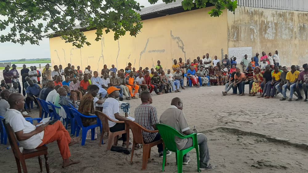 CongoUnfpa's tweet photo. Faire progresser la solidarité et la lutte contre les VBG à Mossaka grâce au travail des autorités locales et de l'équipe UNFPA à Mossaka,Cuvette. 
La sensibilisation sur la loi Mouebara et l'importance de la prise en charge urgente des survivants ont été abordées.
#EndViolence https://t.co/laHE6Yhpgx