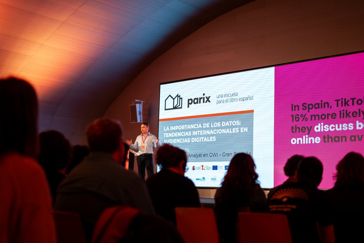 fundacionGSR's tweet photo. 📹 ¡Explora el contenido de #PARIXDigital sobre la IA en el sector del libro! 💻📚
🔗 Si no pudiste asistir a nuestras charlas y mesas redondas, ya las puedes disfrutar en nuestra web: https://t.co/Nxu8zMWHqo