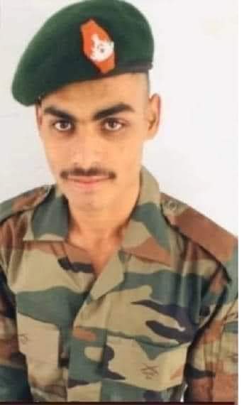 KeshavCommando's tweet photo. राजस्थान तेसगांव (केमरी) के सपूत जीतू गुर्जर खटाणा जी  देश सेवा मे शहीद, 
नमन जय हिंद भारत
#rasht
#Gangapurcity https://t.co/fHTVN2L9wn