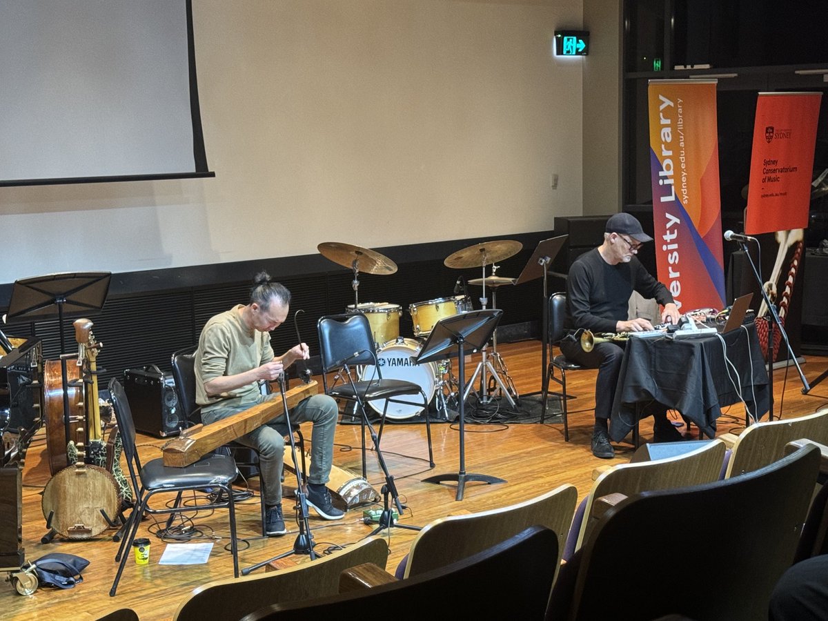 Wonderful evening of performances blending traditional Vietnamese music and jazz. The sound of successful collaboration ⁦@sydneycon⁩ with 🇻🇳 partners … and there was Bia Hanoi afterwards! ⁦@SydVietInst⁩ ⁦@foxsimile⁩ ⁦@ThuAnhNguyen_⁩