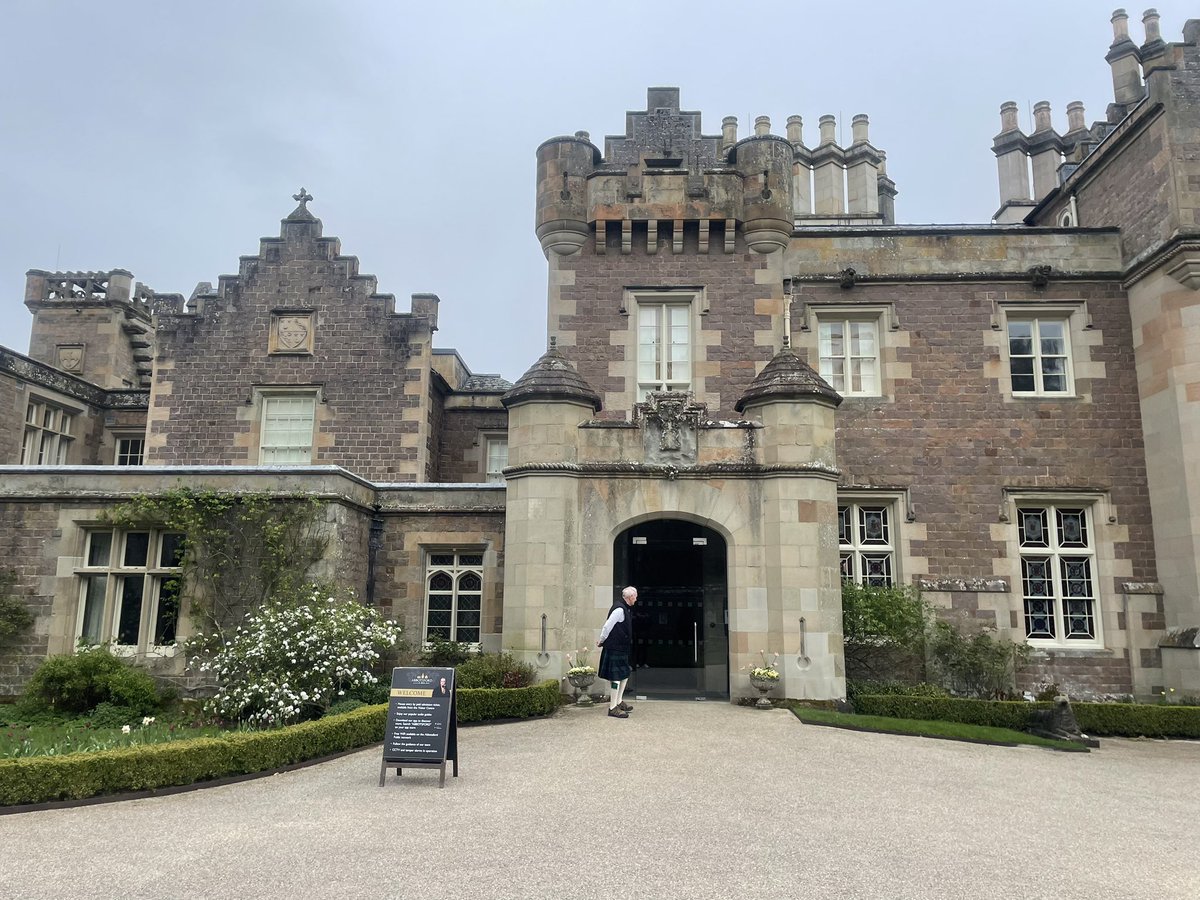 CultureDupleix's tweet photo. Voyage en Écosse. Au programme de ce jeudi 18 avril, visite d’Abbotsford House, maison de Walter Scott #scotland #culture #voyage https://t.co/GtV44iunVa