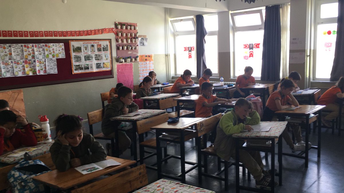 Bafra Fevzi Çakmak İlkokulu (@fevzicakmak_io) on Twitter photo İlçe Milli Eğitim Müdürlüğümüz tarafından yürütülen “Farkımız Okumak Olsun"projesi kapsamında kitap okuma etkinliği 6. Ders saatinde öğretmen ve öğrencilerimizin katılımı ile gerçekleştirildi.
<a href="/mehmetalikatip1/">Mehmet Ali KATİPOĞLU 🇹🇷</a>
<a href="/bafra_mem/">Bafra İlçe Millî Eğitim Müdürlüğü</a>
<a href="/osmancakir60/">OsmanÇAKIR</a>
<a href="/samsunmem/">Samsun İl Milli Eğitim Müdürlüğü</a>
#FarkımızOkumakOlsun İlçe Milli Eğitim Müdürlüğümüz tarafından yürütülen “Farkımız Okumak Olsun"projesi kapsamında kitap okuma etkinliği 6. Ders saatinde öğretmen ve öğrencilerimizin katılımı ile gerçekleştirildi.
<a href="/mehmetalikatip1/">Mehmet Ali KATİPOĞLU 🇹🇷</a>
<a href="/bafra_mem/">Bafra İlçe Millî Eğitim Müdürlüğü</a>
<a href="/osmancakir60/">OsmanÇAKIR</a>
<a href="/samsunmem/">Samsun İl Milli Eğitim Müdürlüğü</a>
#FarkımızOkumakOlsun