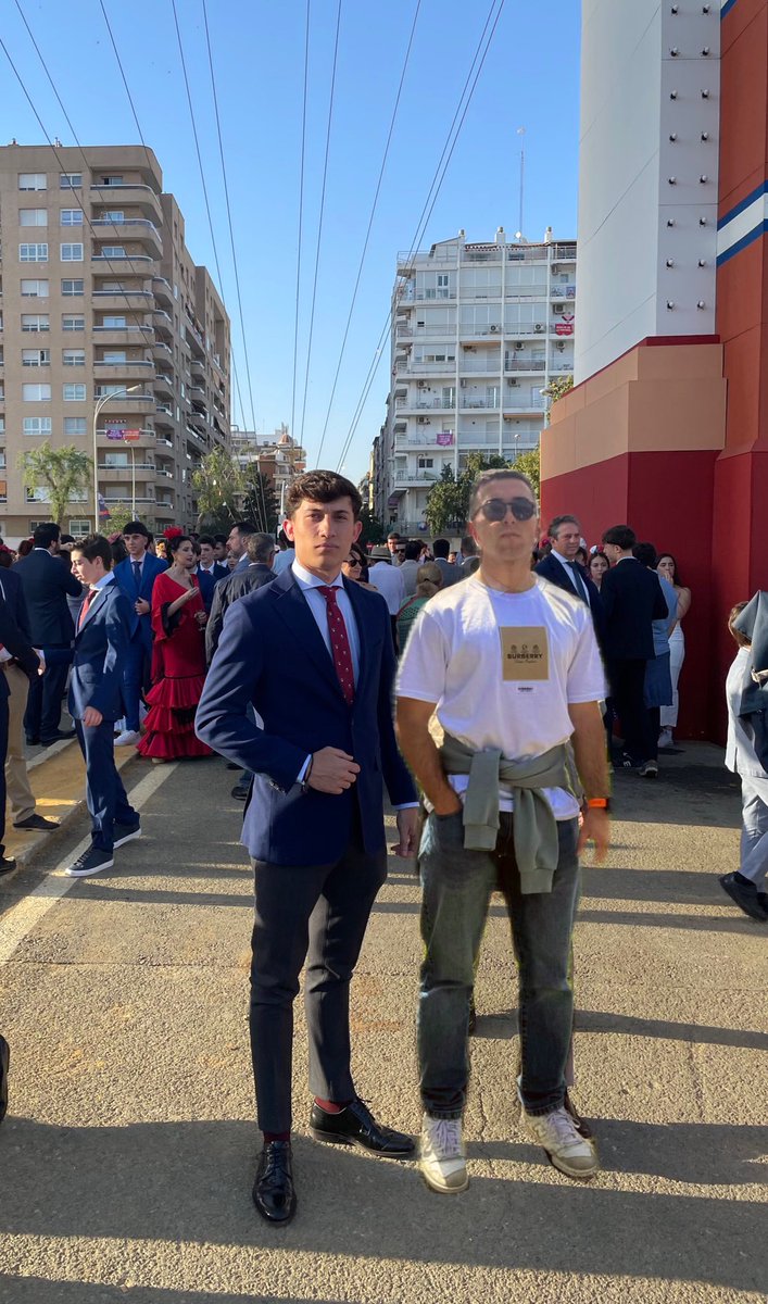 JCCuellarHalcon's tweet photo. @CumbreraSelu18 🤝🏻 https://t.co/mZ1yEyQY0j