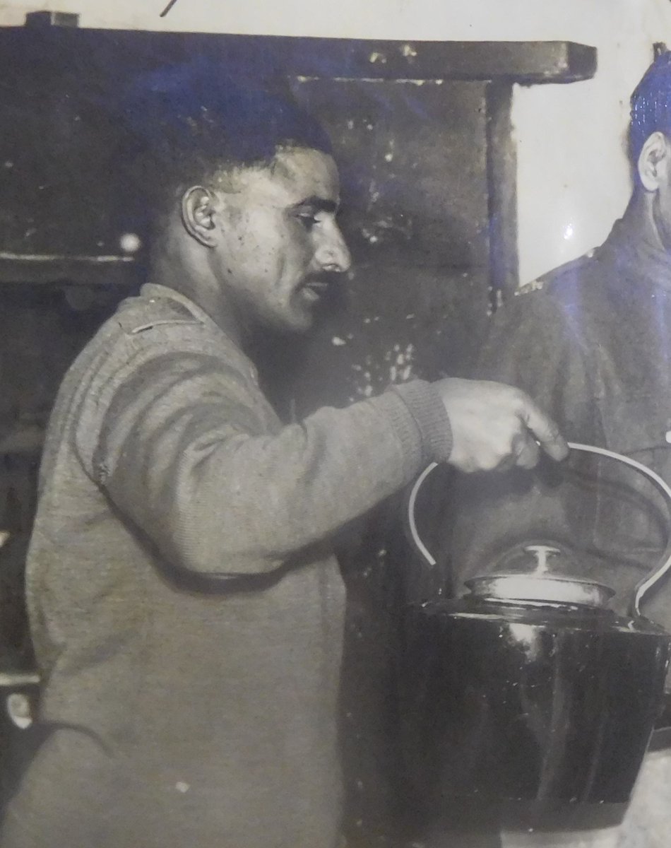 What on earth might these two chaps have in common? A moustached RAF officer in blue, and an Indian Army cook from Chakwal? Answer: both escaped successfully from German POW camps during the Second World War #WW2 🧵