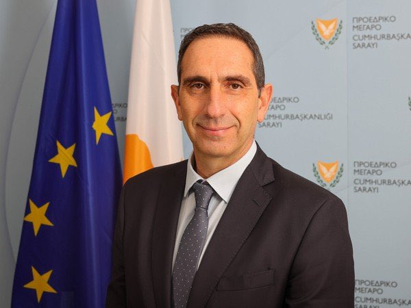 π ρ ο κ λ ή σ ε ι ς tweet media