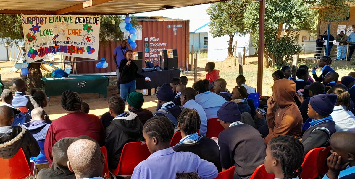 On 11 April 2024, LvA joined other stakeholder to engage with learners at Duzenendlela Special School in Orange Farm for Autism Awareness Week. Our Junior Legal Officer, Omphile Moerane, discussed legal remedies in GBV cases. #LvAinAction #AutismAwareness #LvA