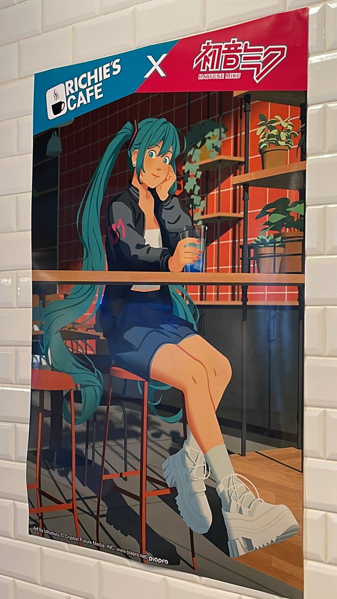 @cfm_miku_en @mikuexpo @HatsuneMiku Collaboration with Richie’s Cafe @TempleUniv Hatsune Miku X Richie’s Cafe April 22nd - May 5th Follow on IG @richies.cafe For more updates. Art: @citruslucy