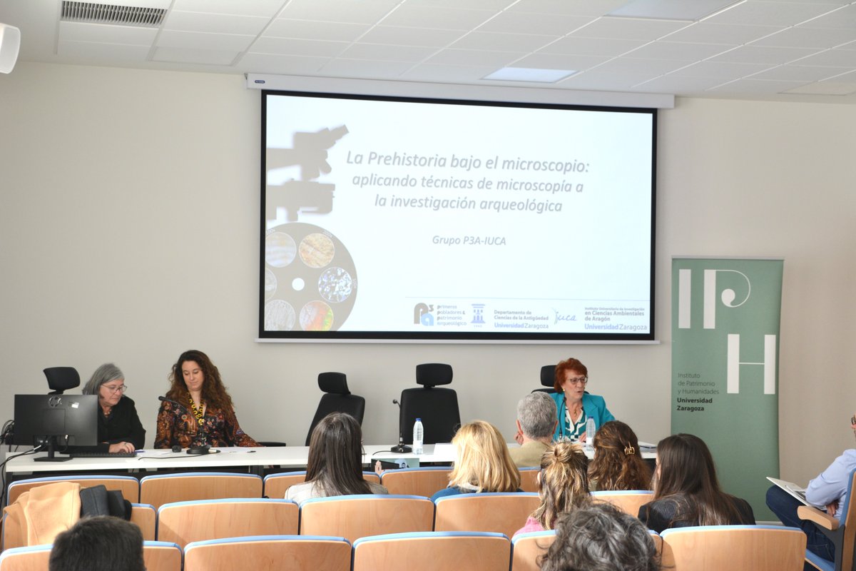 🗨️🔬Las investigadoras Marta Alcolea y Lourdes Montes #P3A han presentado hoy los últimos avances en la aplicación de técnicas de #microscopía en la investigación en #arqueología, en la jornada de IUIs @unizar dedicada al #Patrimonio Cultural y Natural, organizada por @iphunizar