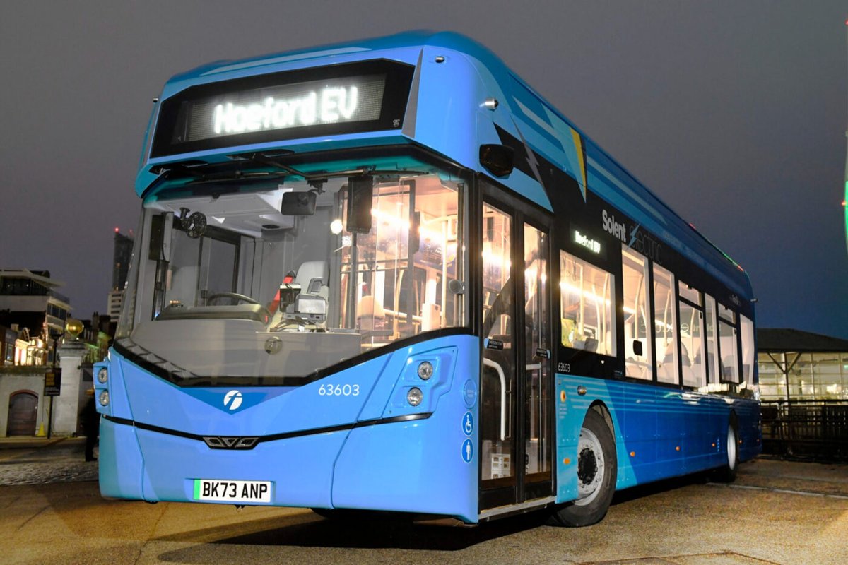 The first electric buses from First Bus South, operator of First Bus Solent, have hit the roads in in Portsmouth, Fareham and Gosport, ushering in the region’s first zero-emissions buses. ow.ly/exZ850RigX6 #electricbuses #publictransport #emobility
x.com/ElectriveGloba…