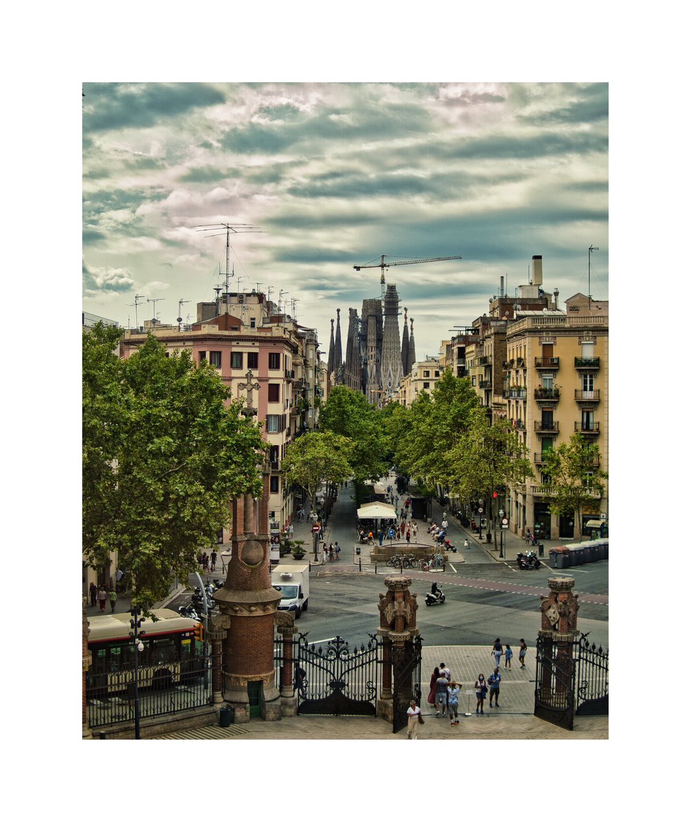 📍Barcelona, Catalonia, Spain

Throwback Thursday 

For today’s TBT post a photo from my first trip to Barcelona, Spain.

Here we can see a view of the La Sagrada Familia from the Recinte Modernista de Sant Pau.

#visitbarcelona #barcelonacity #travelwithlenses #lasagradafamilia