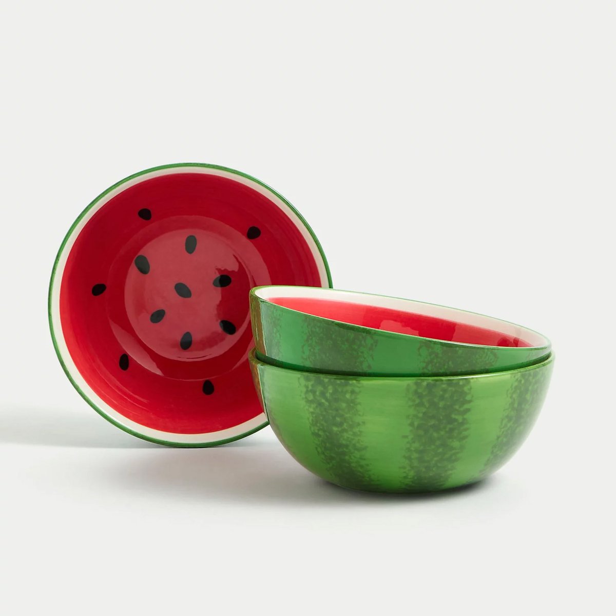 Colourful fruit and vegetable inspired tableware is everywhere right now and we're loving it. See our favourites inc these bowls from @marksandspencer #interiorstrend #tableware bit.ly/3xQ4T8j
