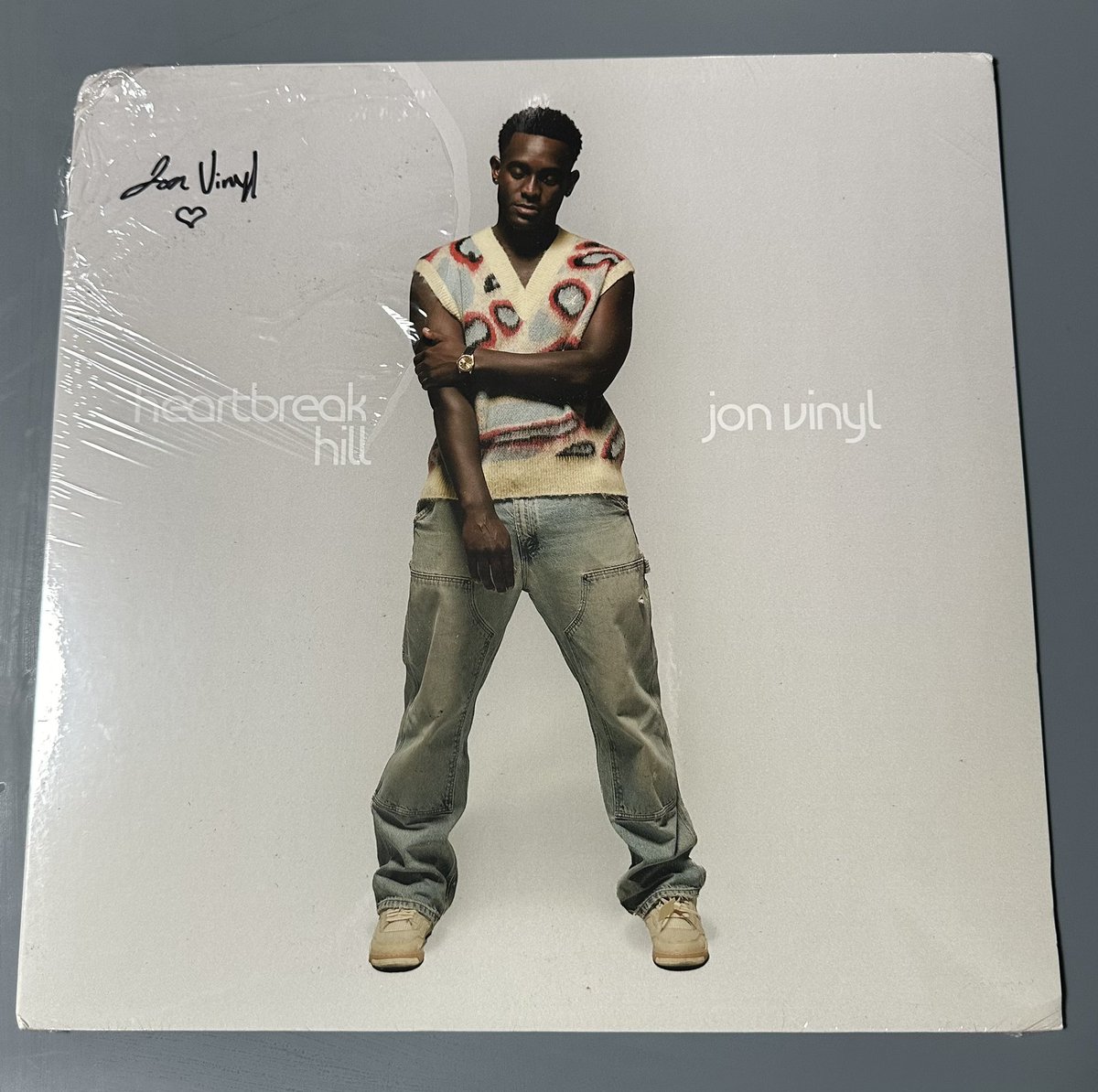 rn_beard's tweet photo. Aye I really appreciate @jonvinyl and @LimajAlexander for the sending me a Signed Vinyl 🙌🏾 https://t.co/TtXzJGz73X