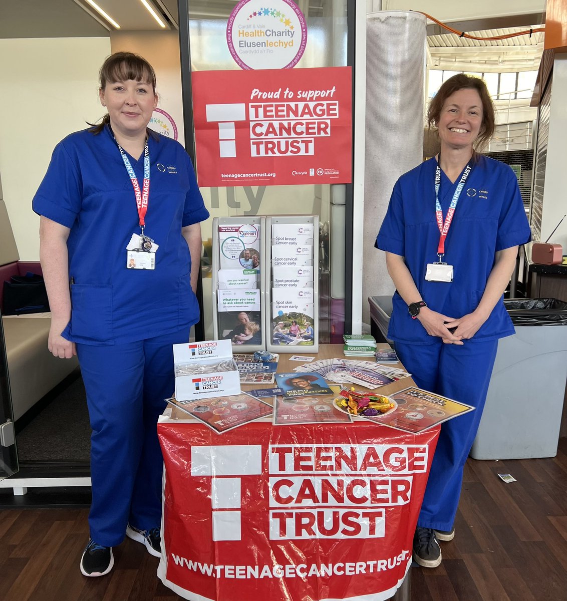 It’s TYA Cancer Awareness month & our fantastic @TeenageCancer CNS Team for SE Wales are in UHW concourse, raising awareness about how we can help, come and say hi 👋 @CV_UHB #TYACancer