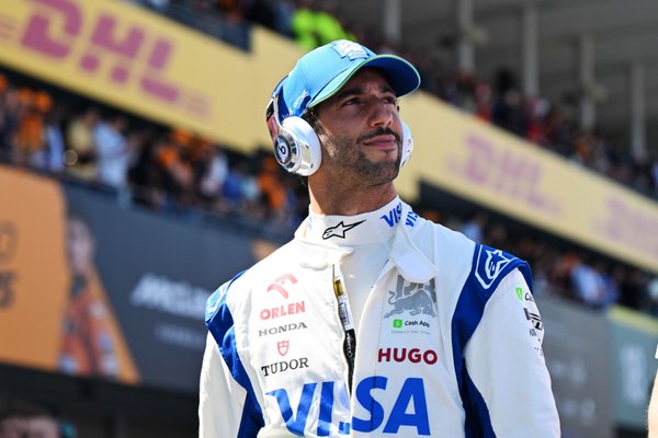 #Geleceğine #Odaklanmayan #Ricciardo, yeni #şasinin '#Kafasını #Rahatlatmasını' #Bekliyor

-> trmotosports.com/gelecegine-oda… 

#F1 #F1izle #Formel1 #Formula1 #Haber #Kafasını #Motorsporları #Motorsports #News #Online #Rahatlatmasını #şasinin #WatchF1 #TRmotosports