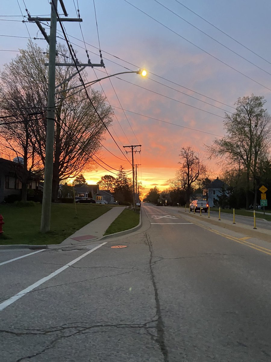 mgscott01's tweet photo. Sunrise report. https://t.co/GtcTpYTIHD
