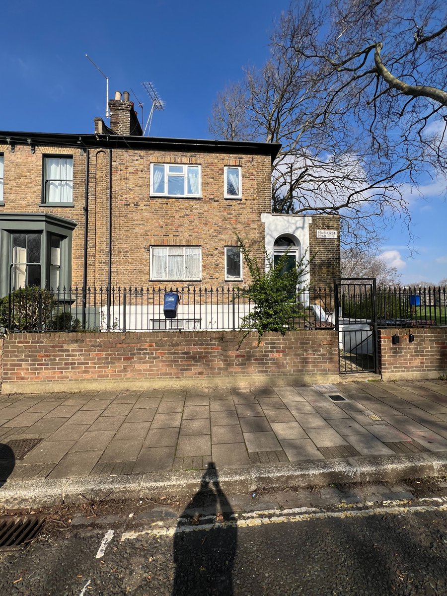 Lot 1: 59A Penshurst Road, Hackney, London, E9 7DT

Guide Price: £500,000

Sold: £870,000

#auctions #sold #strettons