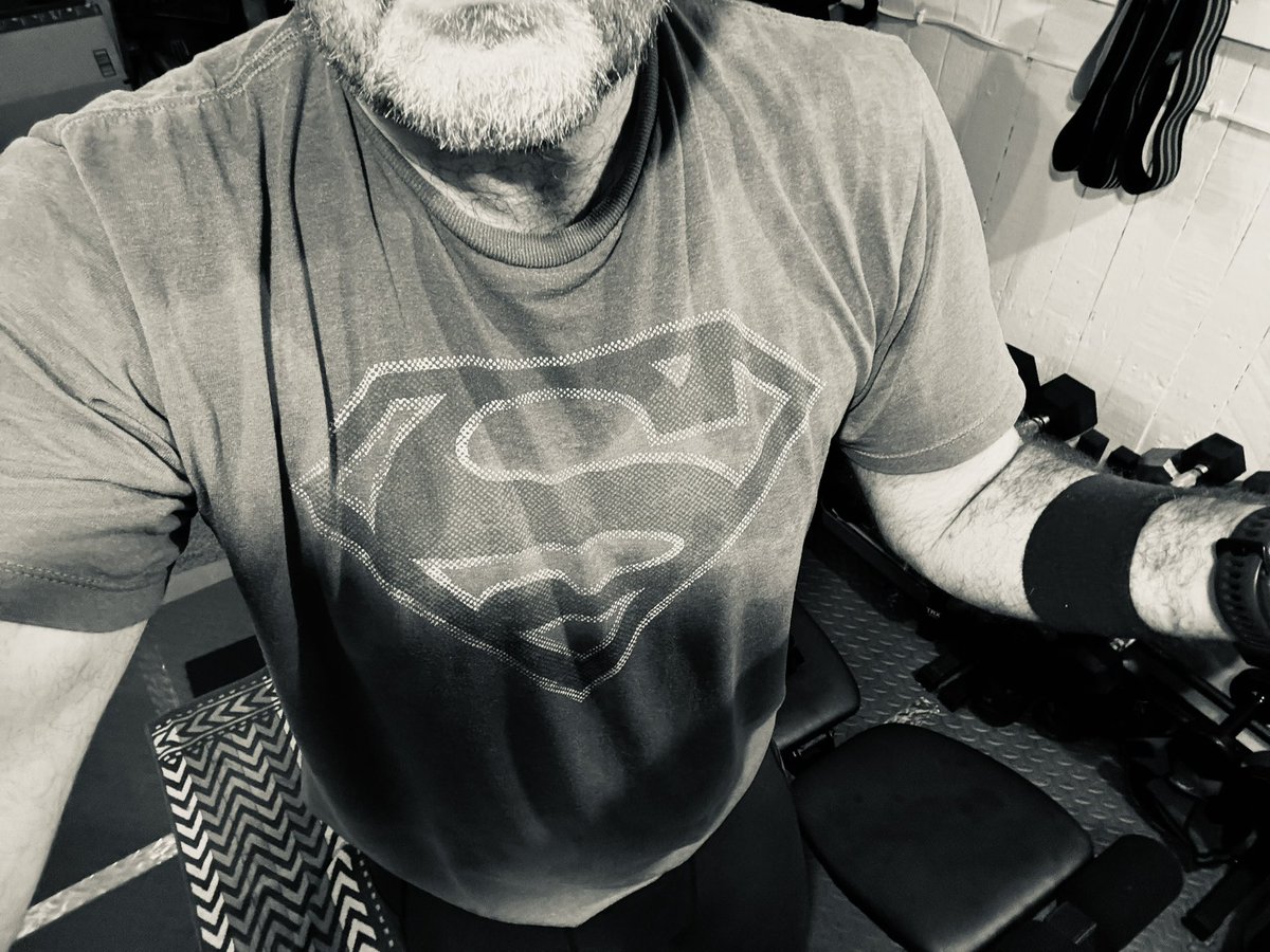 darkxfer's tweet photo. Good morning everyone! Happy Thorsday and all the thirsty things. 

Great workout this morning to set the mood! 💪🏼🔥🦊💦

#fitness #fitfam #fitfox #thisis52 https://t.co/MQ5hlMIX4I