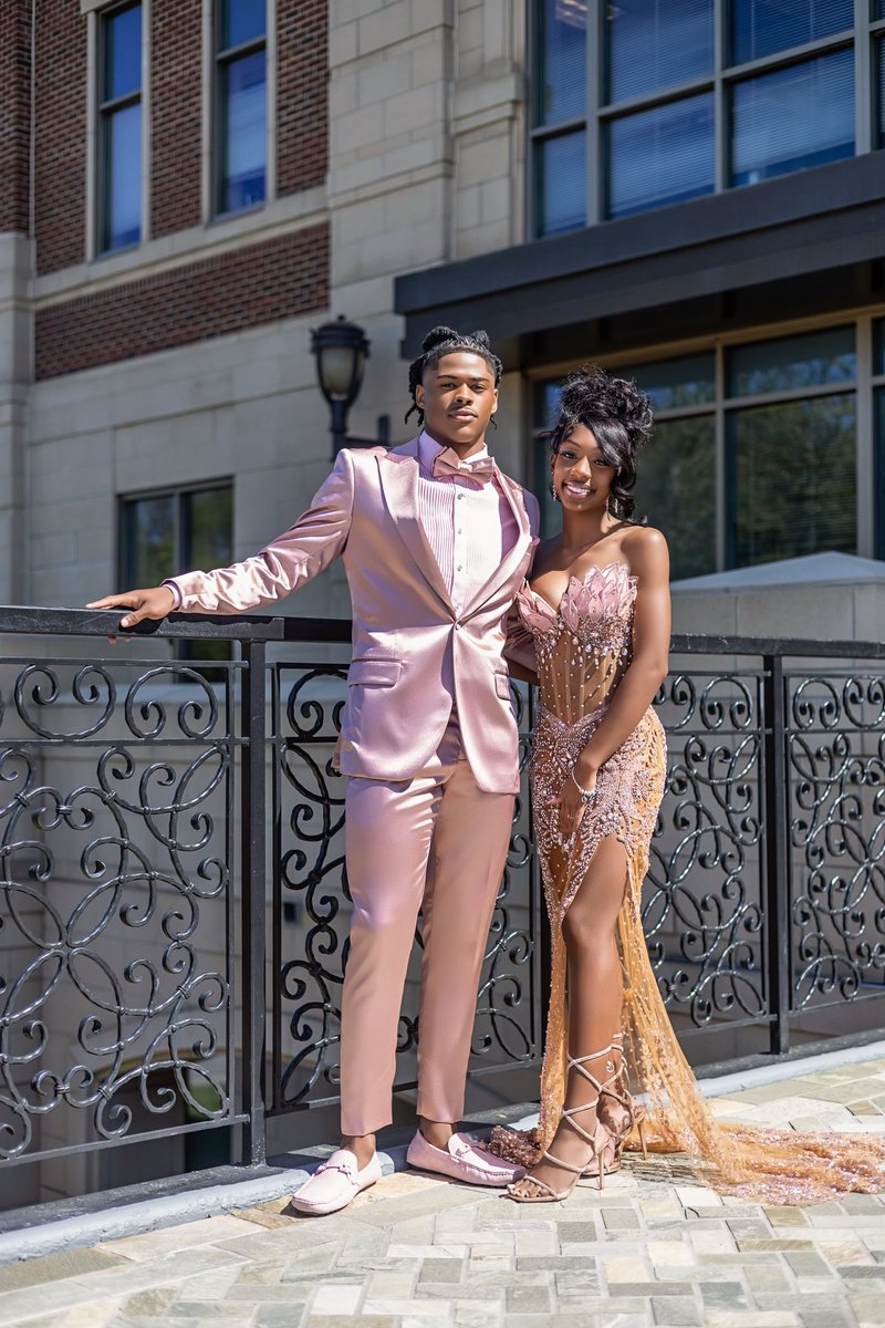 SohnaLove's tweet photo. Its my favorite season again 🥰and my Prôm clients are breaking the tl 🤯 #prom2024 https://t.co/wa8CTGgQ72