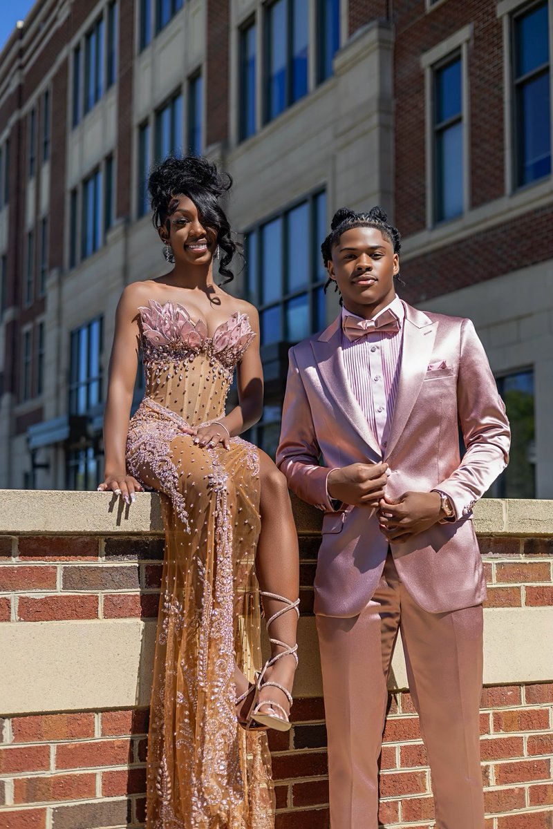 SohnaLove's tweet photo. Its my favorite season again 🥰and my Prôm clients are breaking the tl 🤯 #prom2024 https://t.co/wa8CTGgQ72