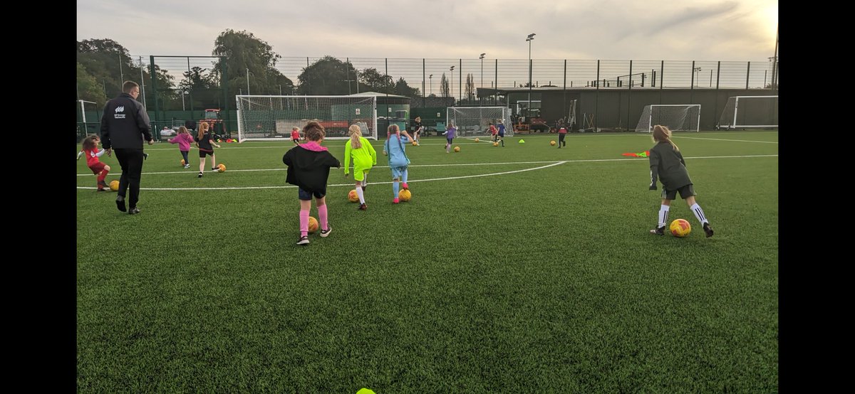 HUDDLE & Girls Turn up and Play GIRLS ONLY football sessions are back again this evening at Colliers Park ⚽ Info below 👇🏼 ⏰ Thursdays 5-6pm 📍Colliers Park 👫4-11 / 11-16 year olds 💷 £3 per session Megan.buckley@wrexhamafc.co.uk