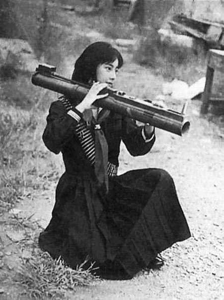 Fusako Shigenobu, leader of the Japanese Red Army, training in Lebanon in 1972. 🇯🇵🇱🇧