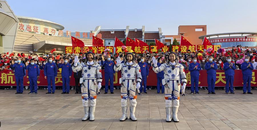 China otorga medallas a astronautas de Shenzhou-16 xhtxs.cn/SKu