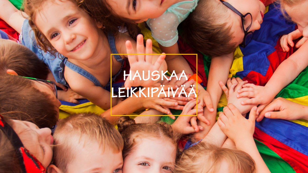 Iloista leikkipäivää! Leikki opettaa ja kehittää, vaikka ei olekaan oppimistilanne. Leikkisyys on vahva yhteyden muoto ja luo pohjan lapsen minä-kokemukselle; olen arvokas, ihailtu ja minun kanssani on mukava olla. Leikki on mielentila leikkipaiva.fi/leikki-on-miel…