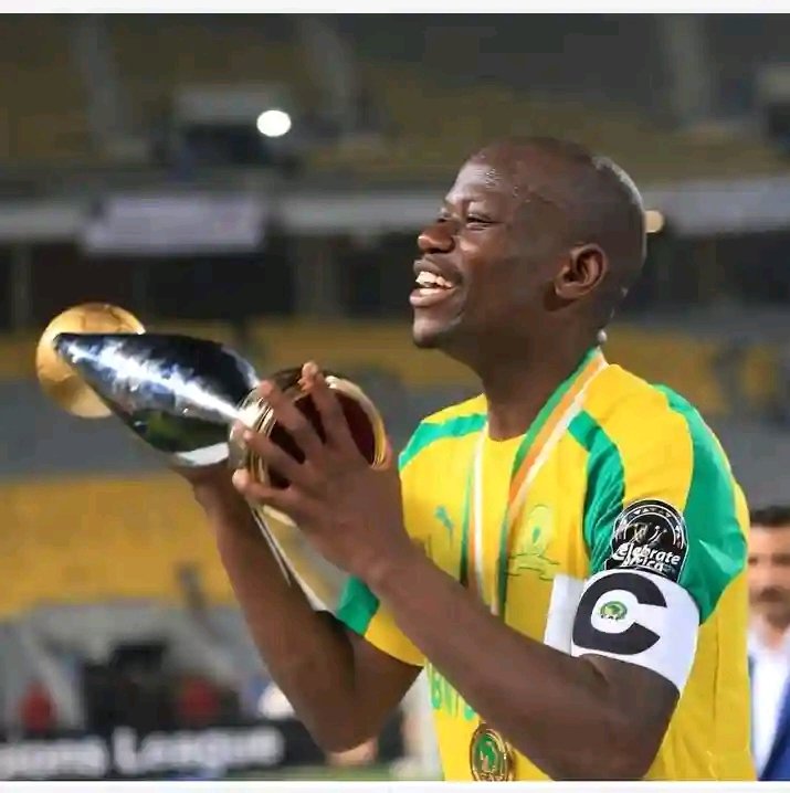 Hlompho Kekana:'Level Sundowns are operating in is difficult for ppl like Chiefs & Pirates to grasp. It’s easy for ppl 2pick up on things that aren't happening right now at Sundowns, but have u ever played 50 games in one season? U can’t judge that bcoz u've never experienced it'