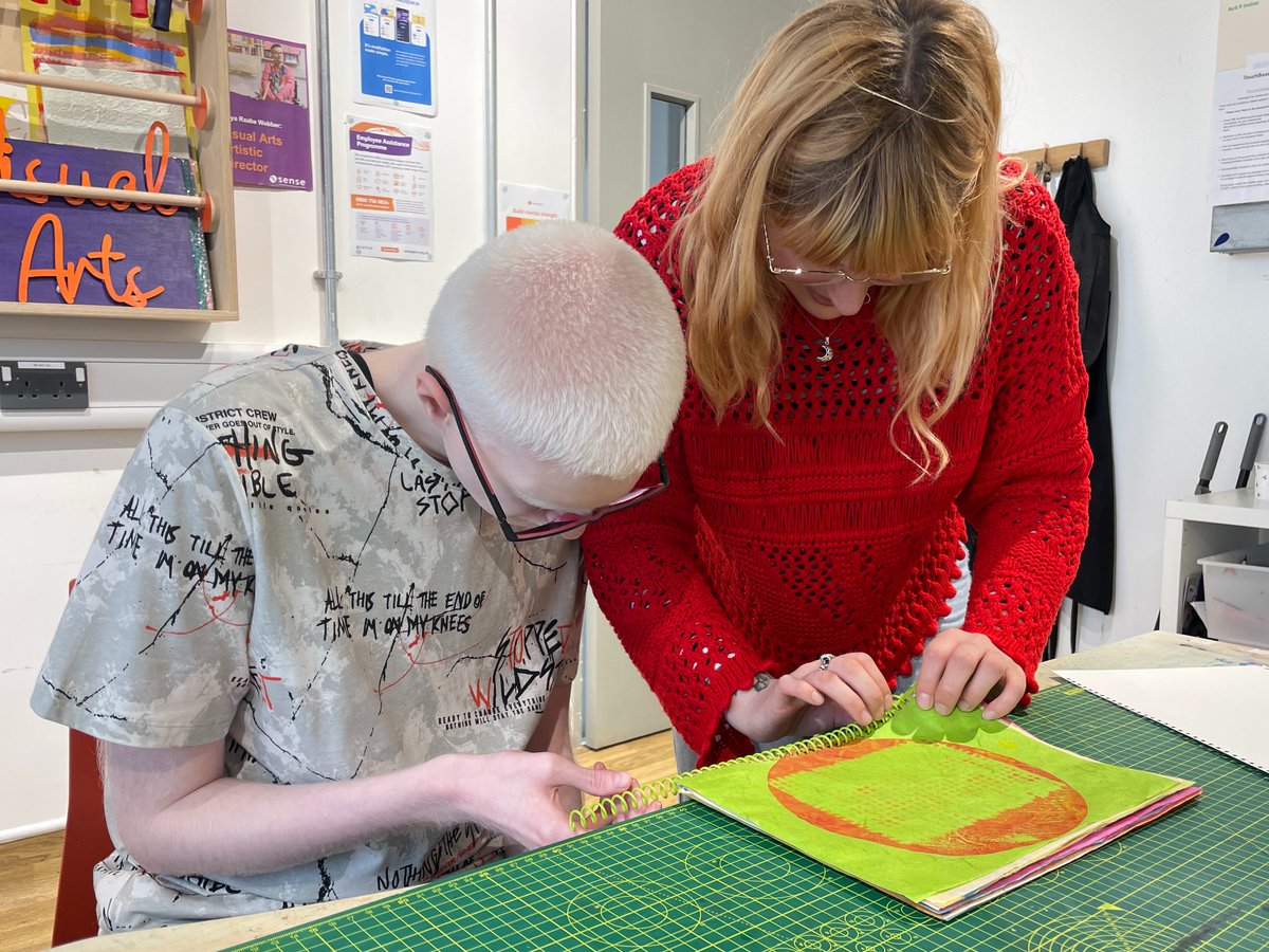 CaitlinKSense's tweet photo. This week we've been turning artwork into process books!

It's been great to have artist/educator Polly Brant working with the folks from Basecamp over the past 4 weeks here at @touchbasepears https://t.co/cSl03r8Hw6