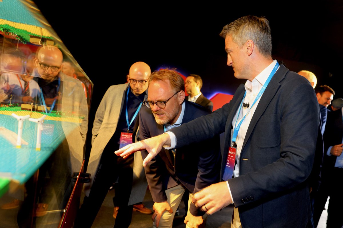 ✨💡 What an electrifying moment it was at our Viking Link ceremonial switch on event! 👏 We are excited to be fostering international collaboration and celebrating our recordbreaking subsea interconnector. Viking Link will play a vital role in achieving net zero targets,…